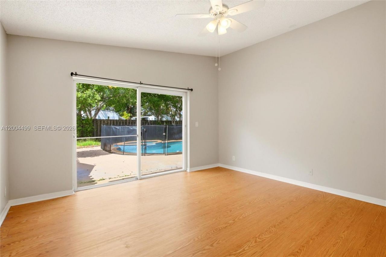 1414 E Harmony Lake Cir , Davie, FL 33324 Photo
