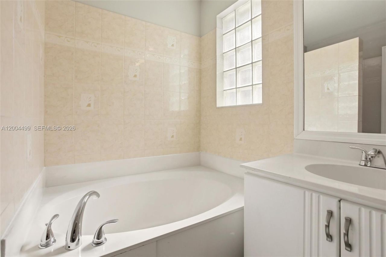 1414 E Harmony Lake Cir , Davie, FL 33324 Photo