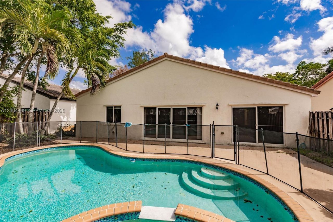 1414 E Harmony Lake Cir , Davie, FL 33324 Photo