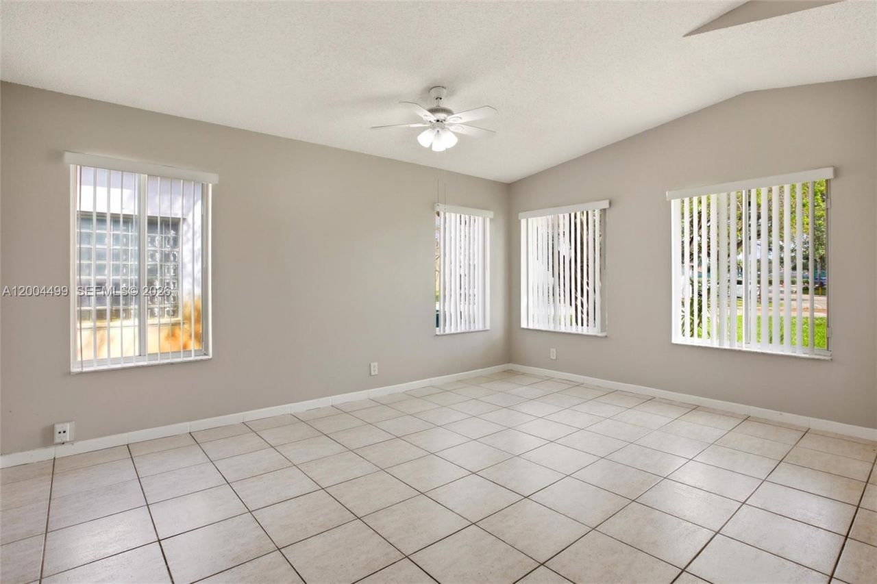 1414 E Harmony Lake Cir , Davie, FL 33324 Photo