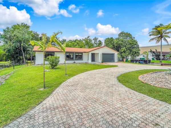 4700 SW 110th Ave , Davie, FL 33328