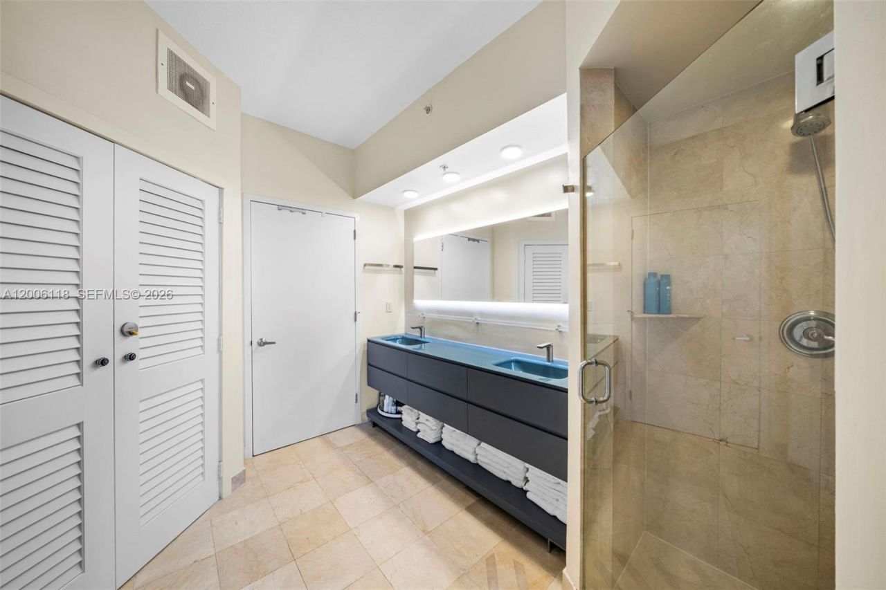 18001 Collins Ave , Unit 2209, Sunny Isles Beach, FL 33160 Photo