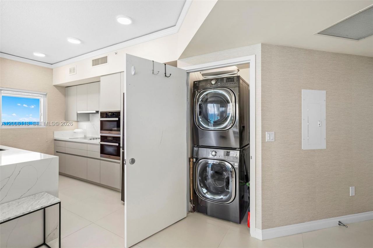 18001 Collins Ave , Unit 2209, Sunny Isles Beach, FL 33160 Photo