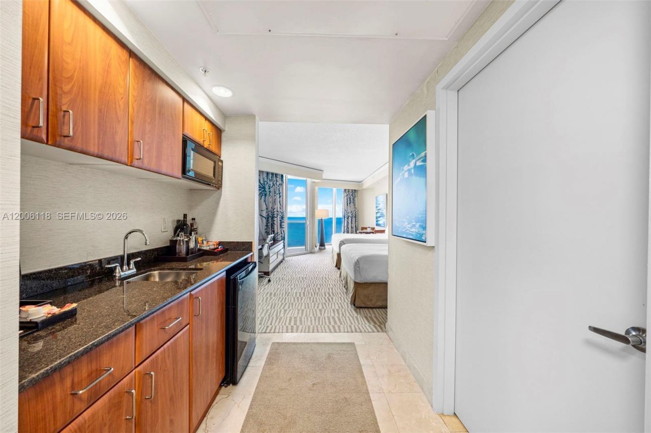 18001 Collins Ave , Unit 2209, Sunny Isles Beach, FL 33160 Photo
