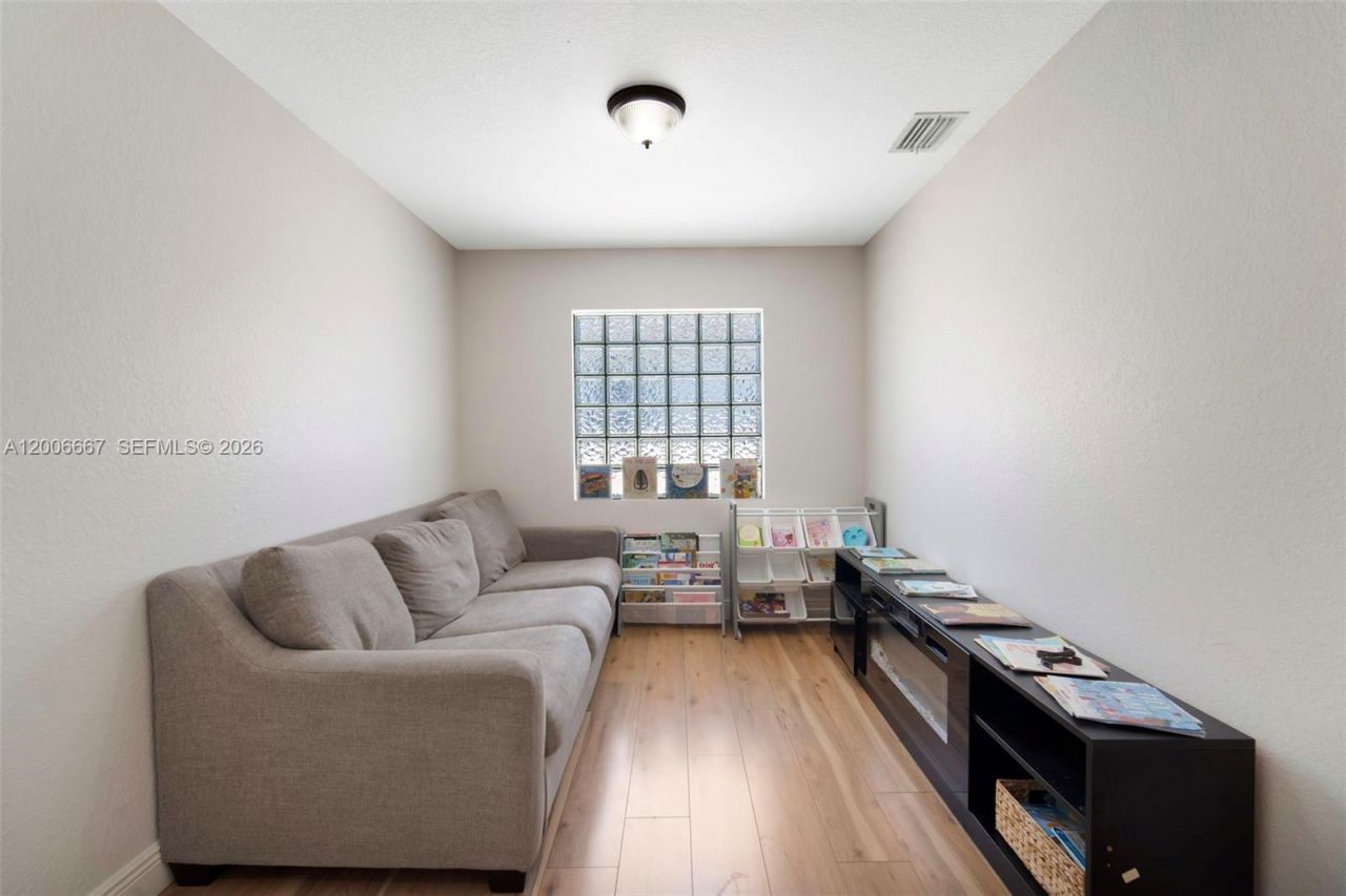 1225 Rosegate Blvd , Riviera Beach, FL 33404 Photo