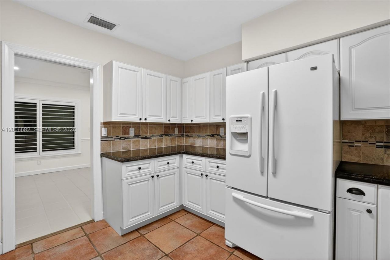 1435 Blue Rd, Coral Gables, FL 33146 Photo