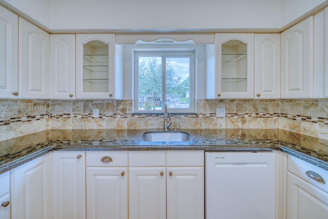 1435 Blue Rd , Coral Gables, FL 33146 Photo