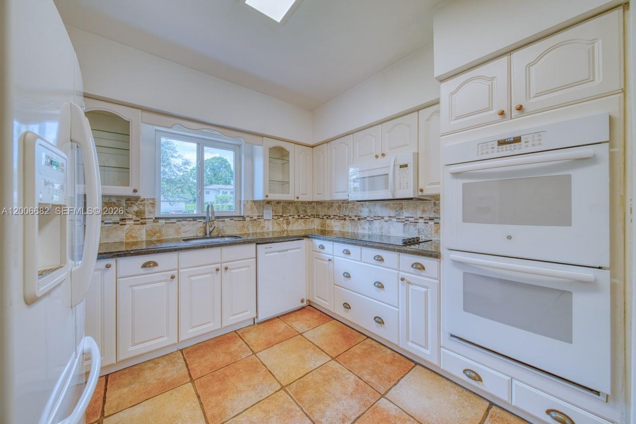 1435 Blue Rd , Coral Gables, FL 33146 Photo