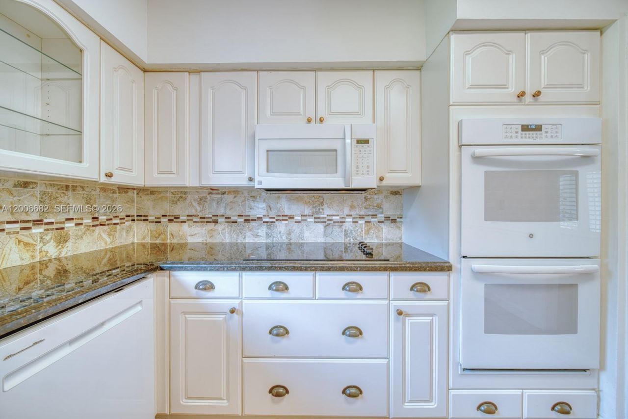 1435 Blue Rd , Coral Gables, FL 33146 Photo