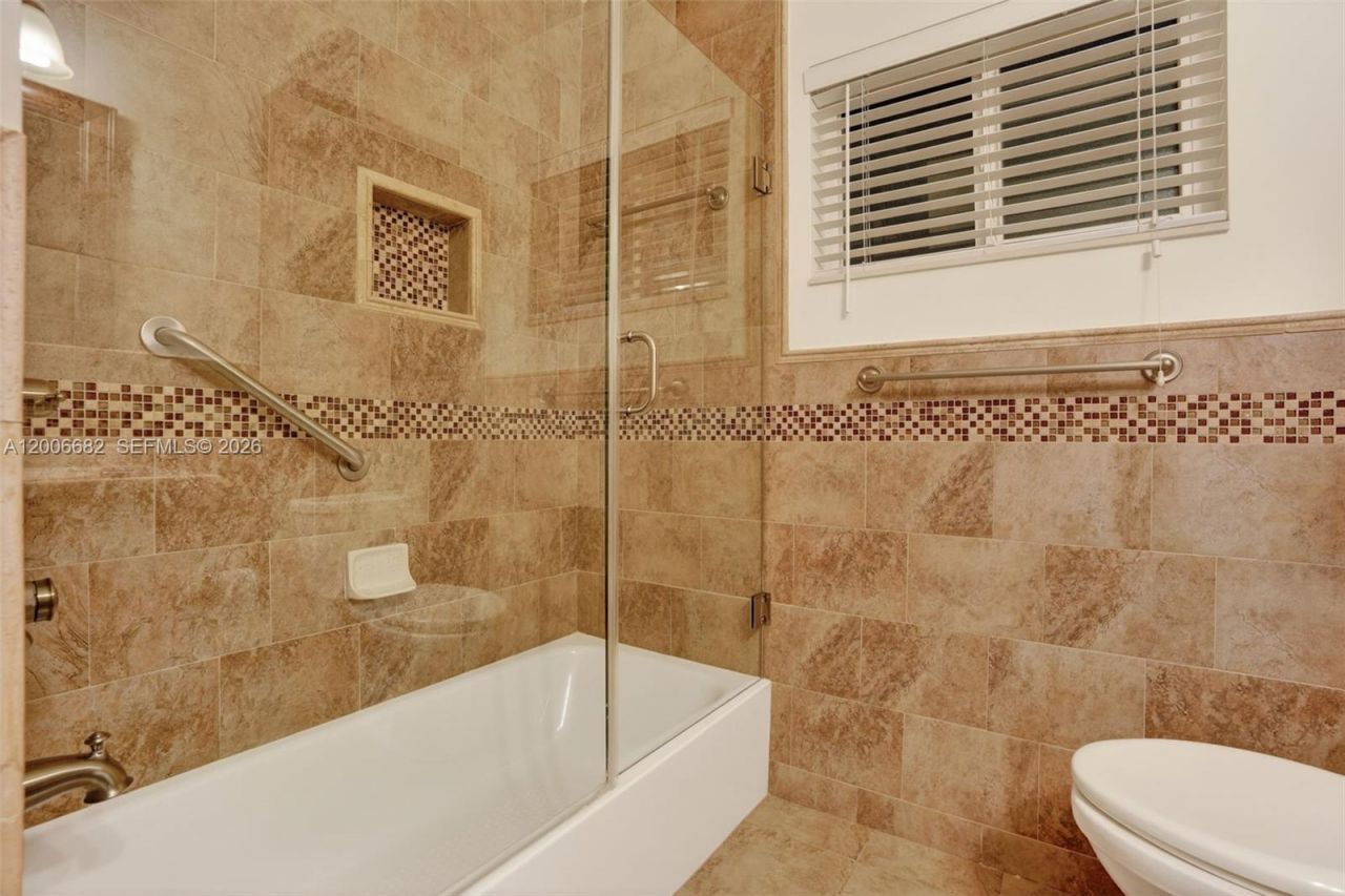 1435 Blue Rd, Coral Gables, FL 33146 Photo
