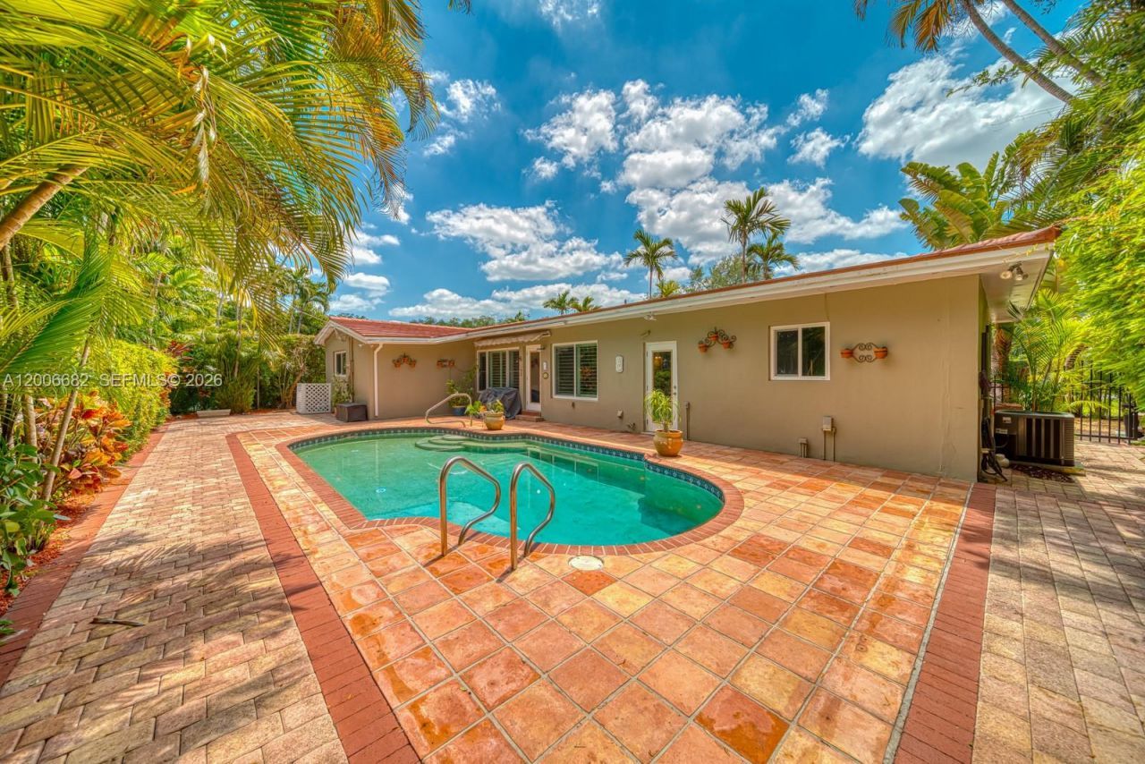 1435 Blue Rd , Coral Gables, FL 33146 Photo