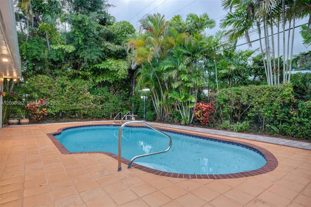 1435 Blue Rd, Coral Gables, FL 33146 Photo