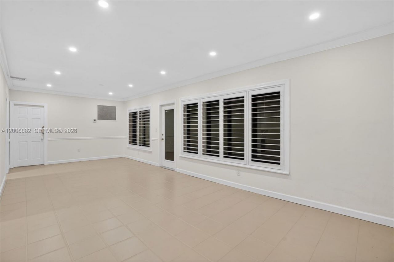 1435 Blue Rd, Coral Gables, FL 33146 Photo