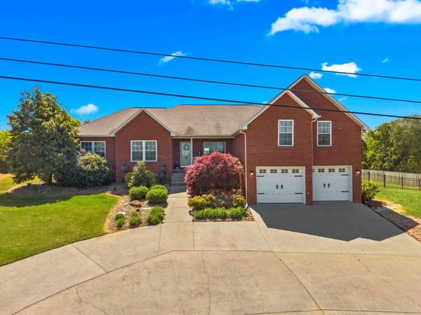 683 Privet Drive, Dandridge, TN 37725