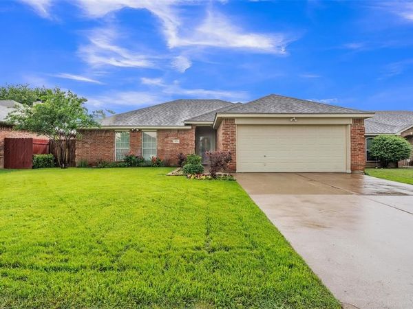 973 Mesa Vista Drive, Crowley, TX 76036