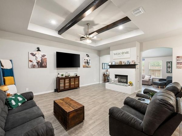 636 Mooney Drive, Saginaw, TX 76179