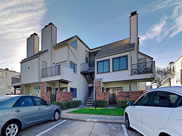 3121 Sondra Drive, Unit 208, Fort Worth, TX 76107