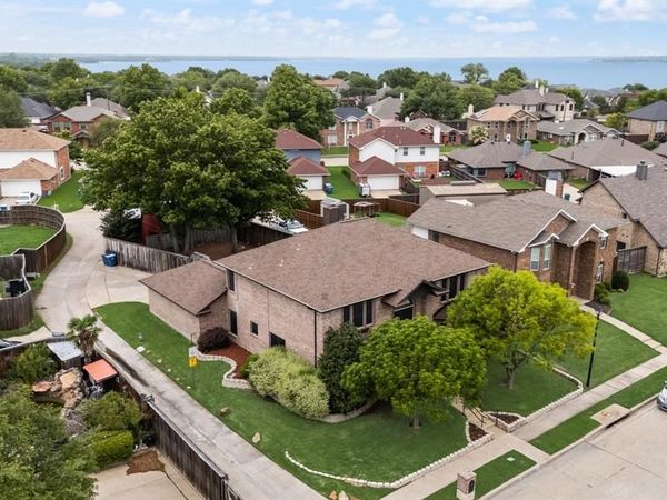 9209 Chimneywood Drive, Rowlett, TX 75089