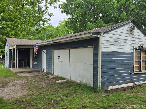 2915 E Ute Street , Tulsa, OK 74110