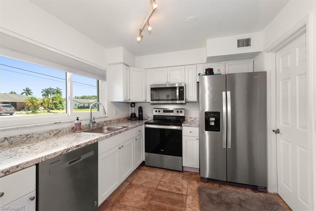 190 Brooks Rd, North Fort Myers, FL 33917 Photo