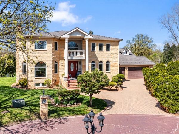 822 Coventry Lane , Oak Brook, IL 60523