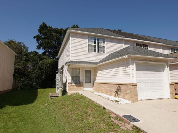 984 Scenic Oak Lane, Fort Walton Beach, FL 32547