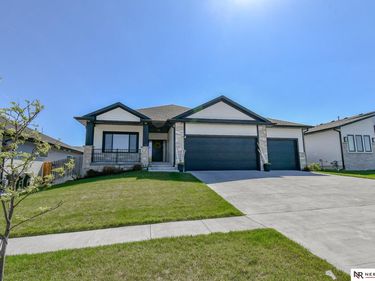 1010 N 104 Street , Lincoln, NE 68527