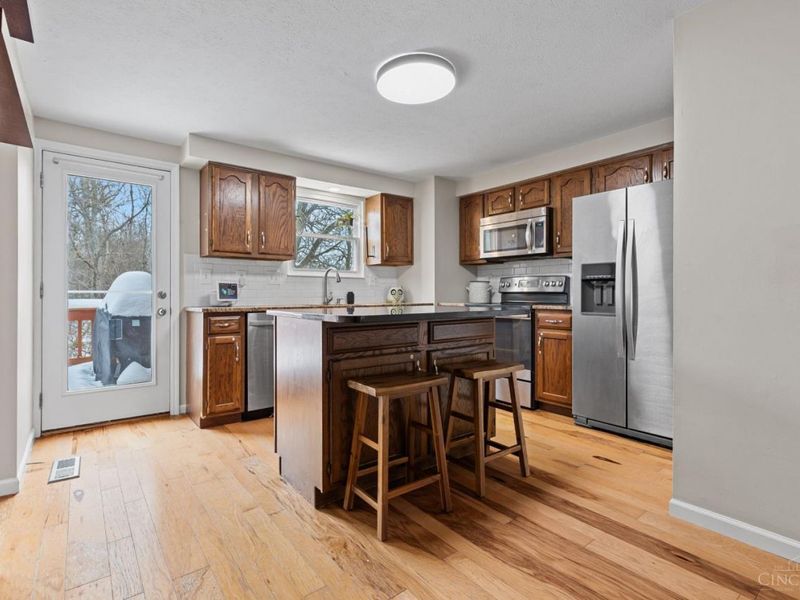 2042 Stratford Court, Loveland, OH 45140 Photo 12