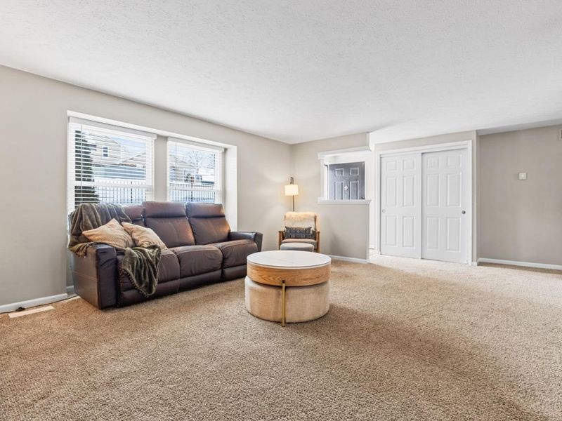 2042 Stratford Court, Loveland, OH 45140 Photo 5