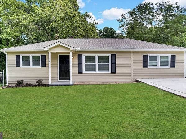 6057 Blackhawk Trail SE, Mableton, GA 30126