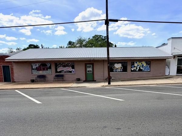 5397 10th Street , Malone, FL 32445