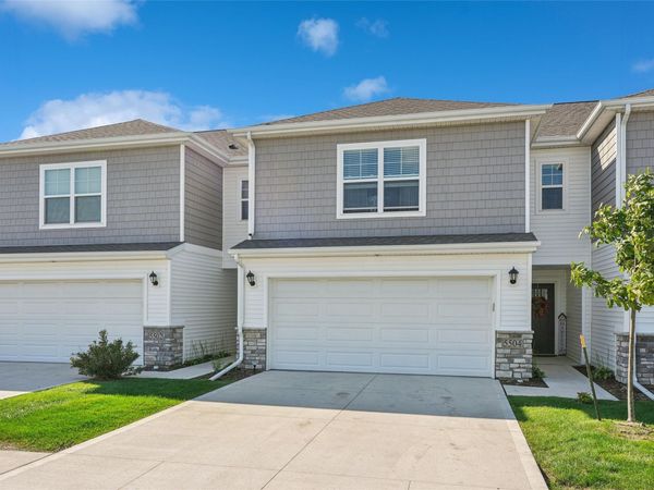 5504 144th Street , Urbandale, IA 50323