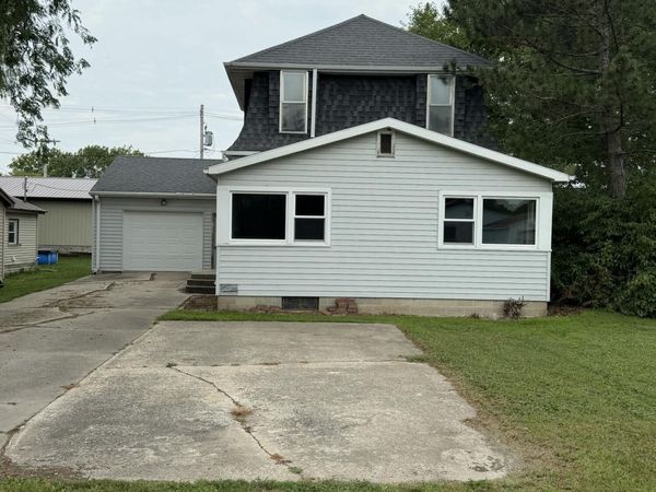 1527 Dayton Street, Ellsworth, IA 50075