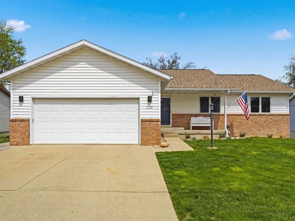 1109 Parkway Avenue, Cedar Falls, IA 50613