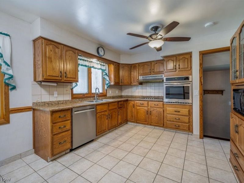 5855 W Ridgewood Drive , Parma, OH 44129 Photo 10