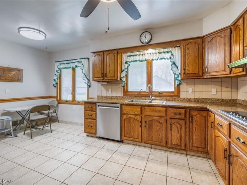 5855 W Ridgewood Drive , Parma, OH 44129 Photo 11