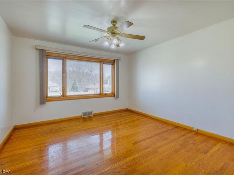 5855 W Ridgewood Drive , Parma, OH 44129 Photo 16