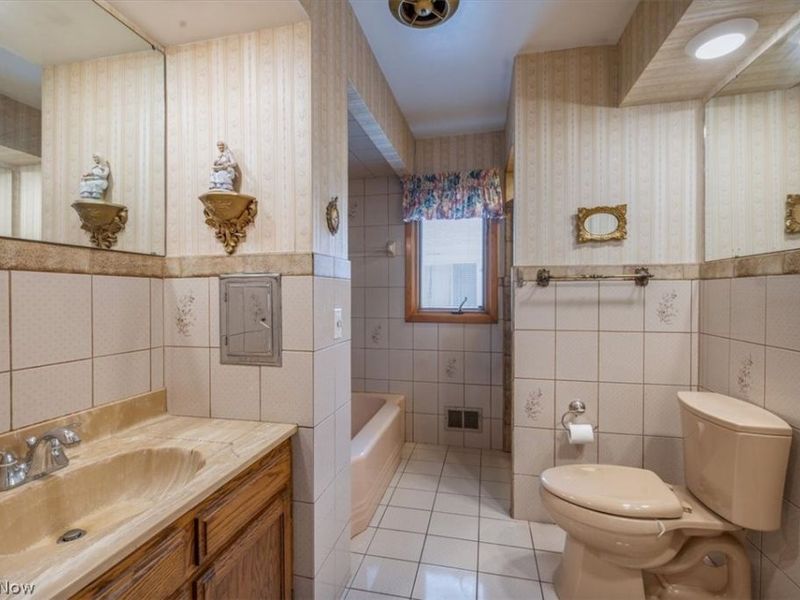 5855 W Ridgewood Drive , Parma, OH 44129 Photo 17