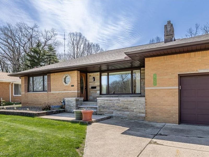 5855 W Ridgewood Drive , Parma, OH 44129 Photo 2