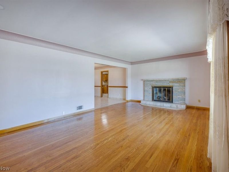 5855 W Ridgewood Drive , Parma, OH 44129 Photo 4