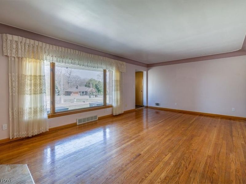 5855 W Ridgewood Drive , Parma, OH 44129 Photo 6