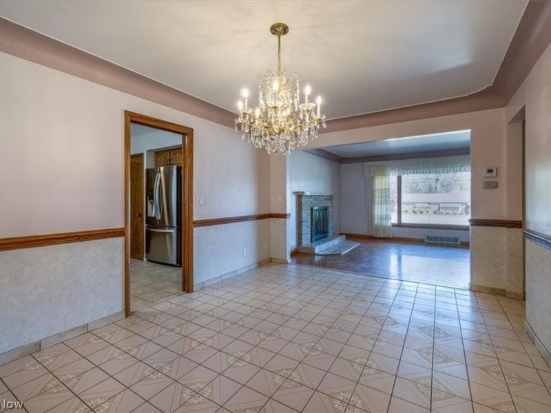 5855 W Ridgewood Drive , Parma, OH 44129 Photo 9