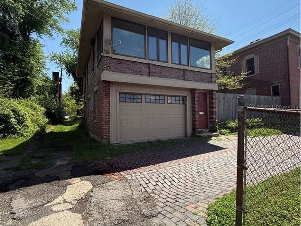 809 Shinnick Street , Zanesville, OH 43701