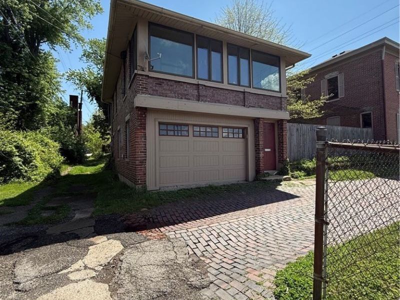 809 Shinnick Street , Zanesville, OH 43701 Photo 1