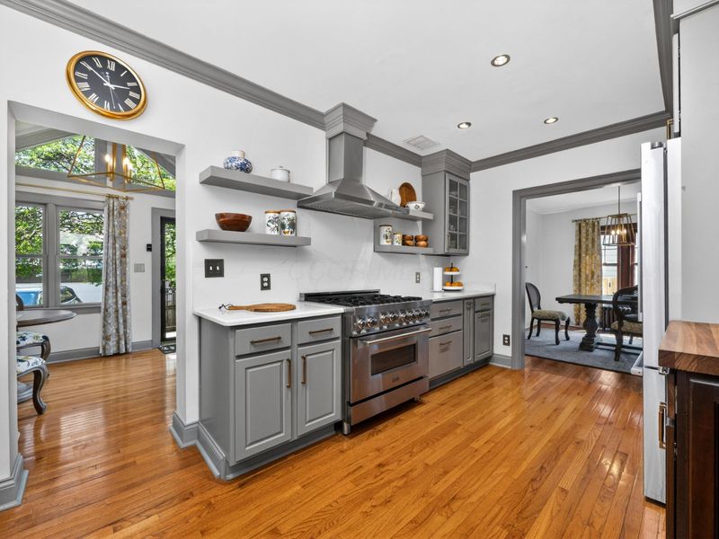 140 S Cassingham Road, Columbus, OH 43209 Photo 12