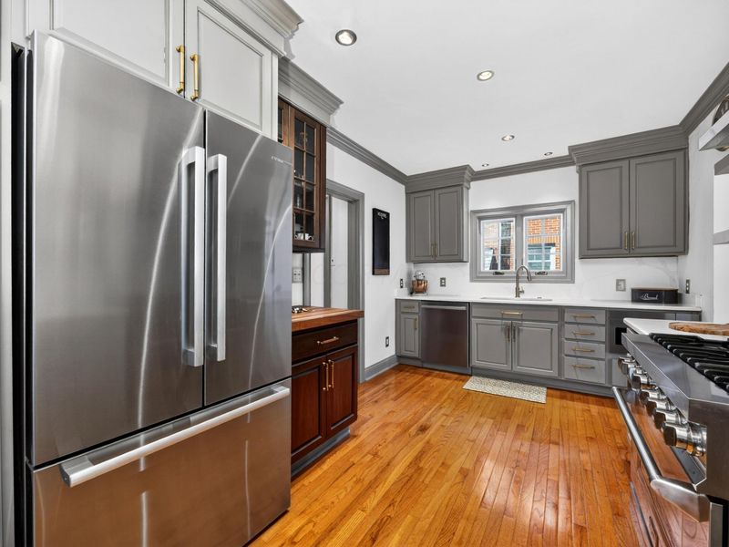 140 S Cassingham Road, Columbus, OH 43209 Photo 14