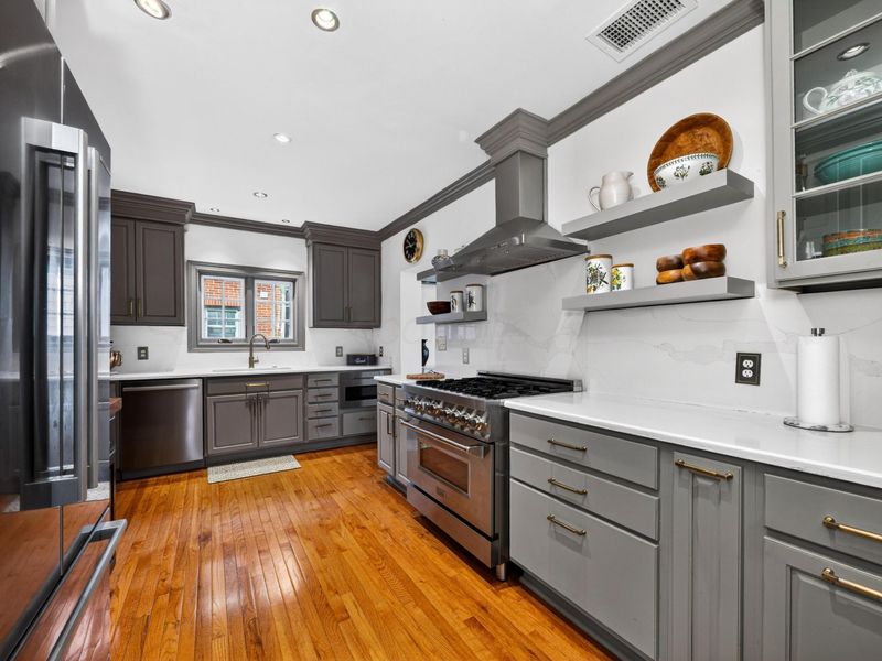 140 S Cassingham Road, Columbus, OH 43209 Photo 15