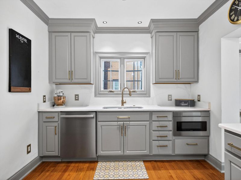 140 S Cassingham Road, Columbus, OH 43209 Photo 16