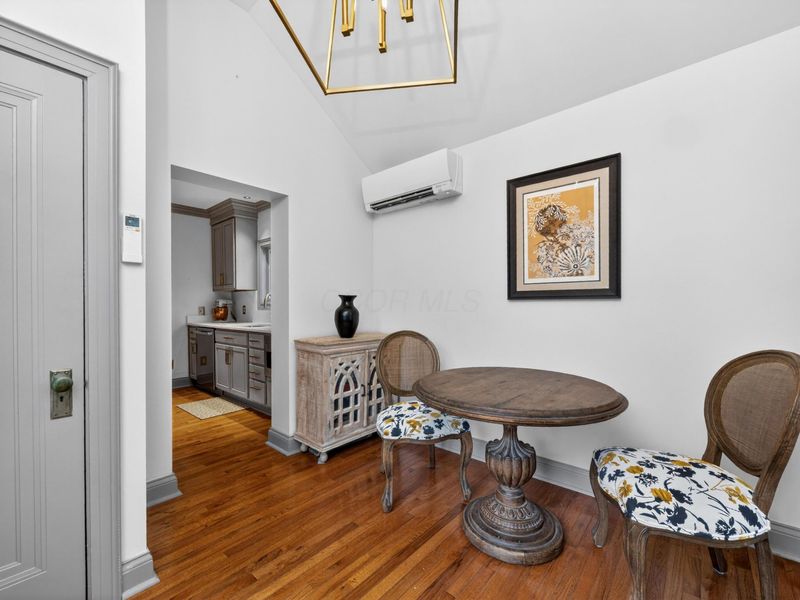 140 S Cassingham Road, Columbus, OH 43209 Photo 21