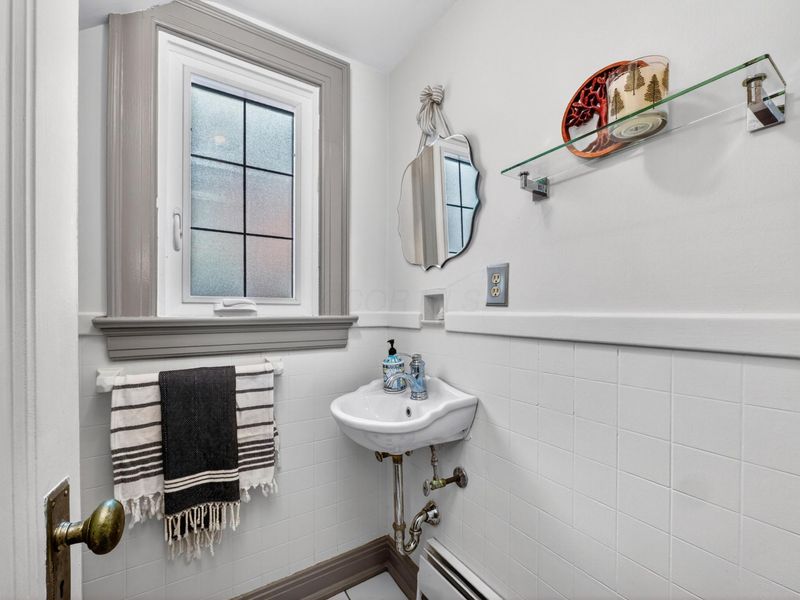 140 S Cassingham Road, Columbus, OH 43209 Photo 22